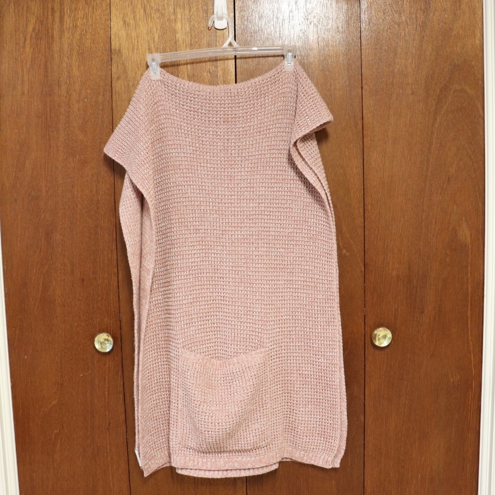 5 for $5 ~ Pink Knit Shawl Wrap With Pockets One Size